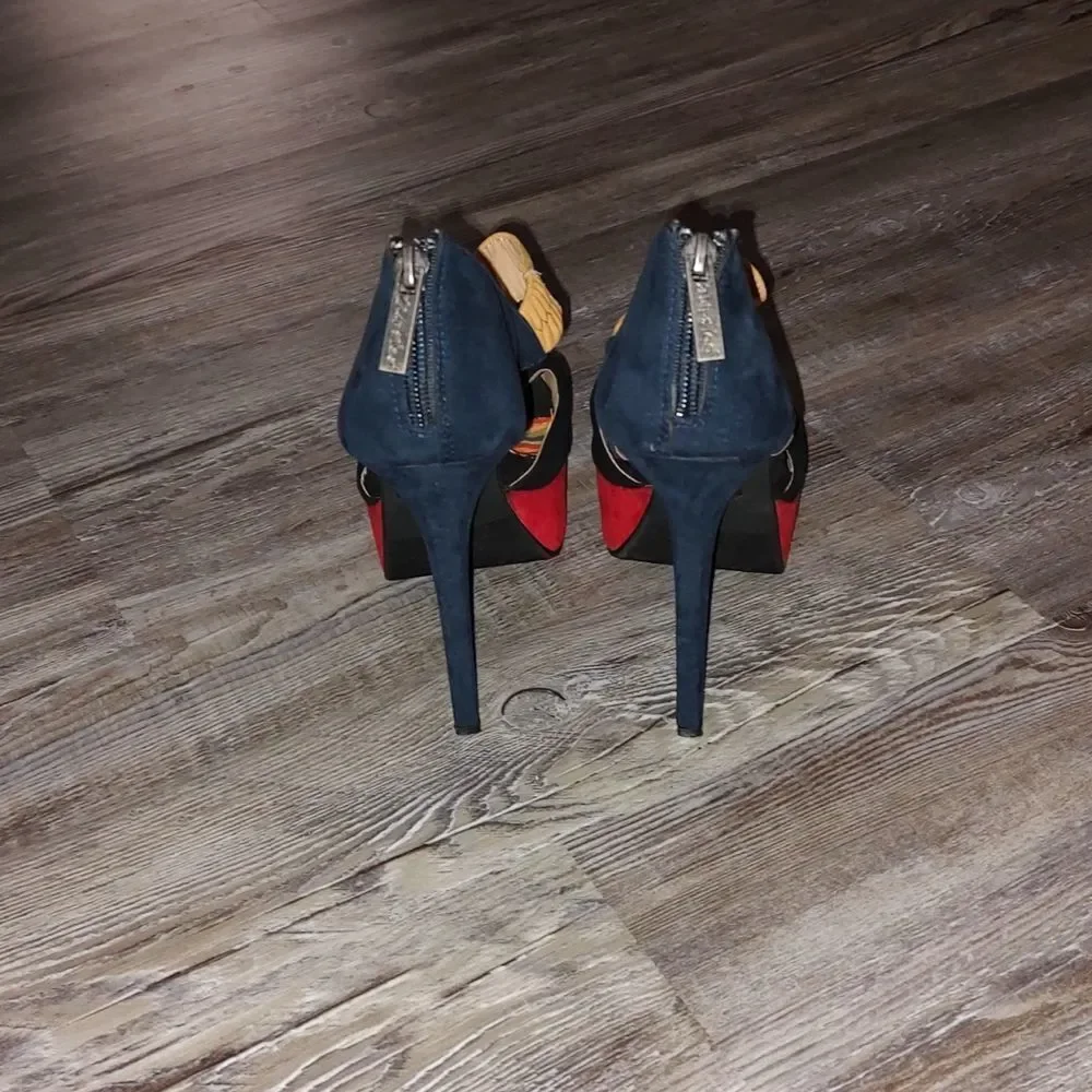 2 Lips Too navy black red tan 
